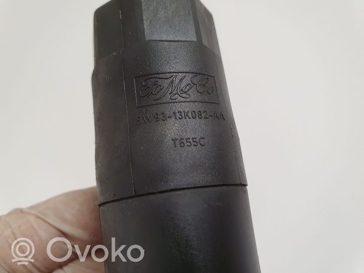 Volvo C30 Tuulilasi tuulilasinpesimen pumppu 5W9313K082AA