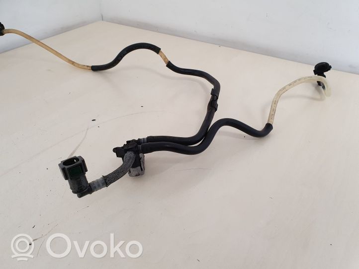 Opel Vivaro Fuel line/pipe/hose 