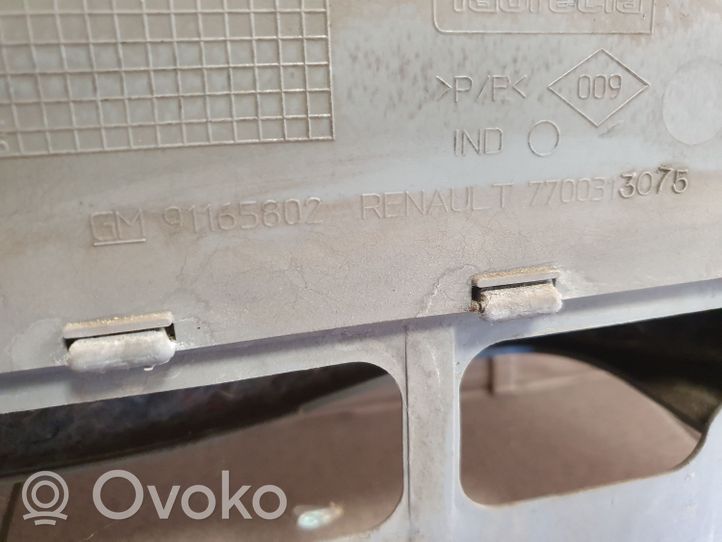 Opel Vivaro Apmušimas priekinių durų (obšifke) 91165802