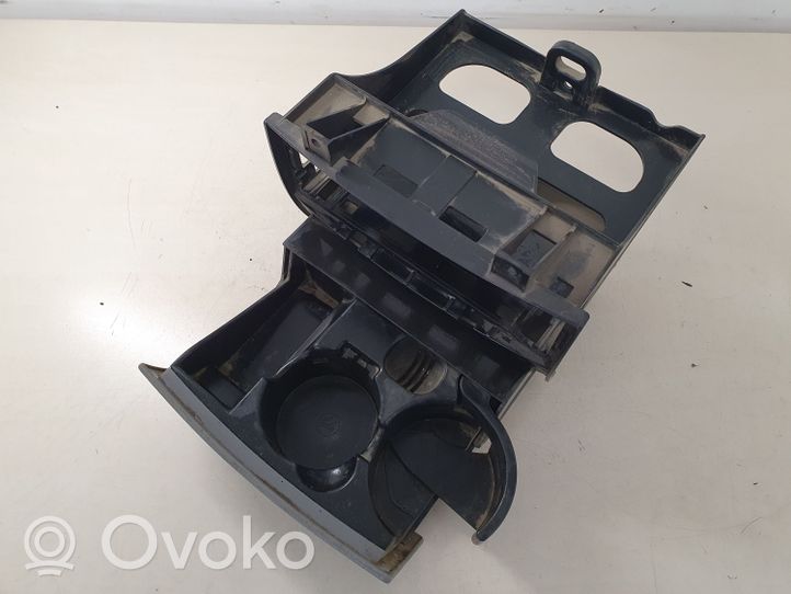 Mercedes-Benz Sprinter W906 Becherhalter Getränkehalter Cupholder vorne A9066800558