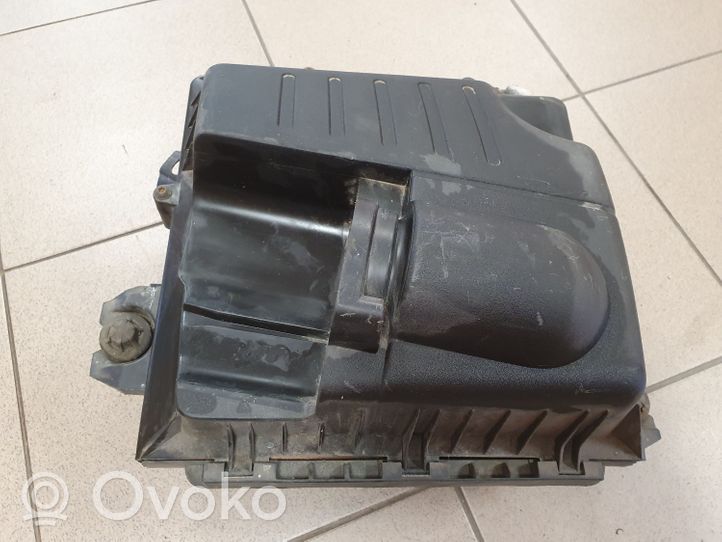 Opel Vivaro Scatola del filtro dell’aria 93856612