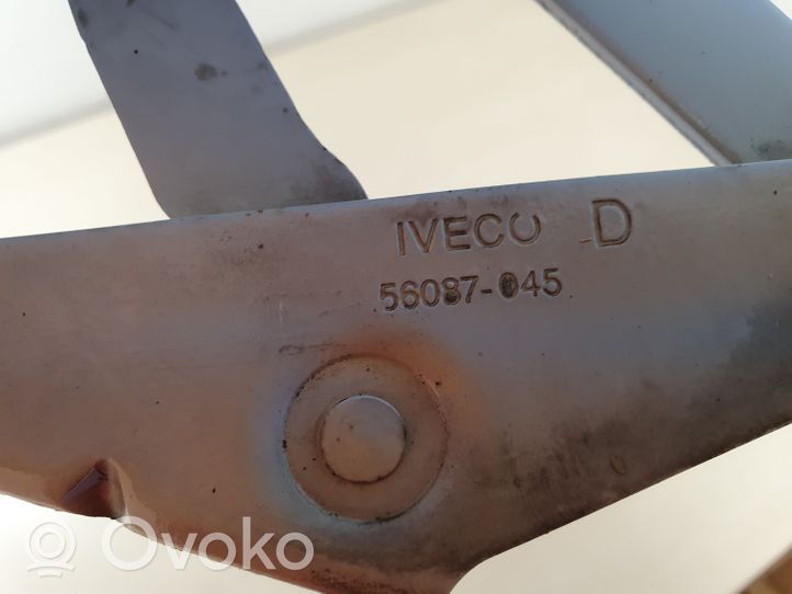 Iveco Daily 3rd gen Cerniere del vano motore/cofano 56087045