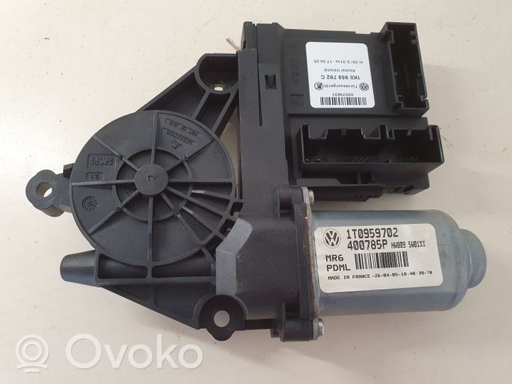 Volkswagen Touran I Moteur de lève-vitre de porte avant 1T0959702