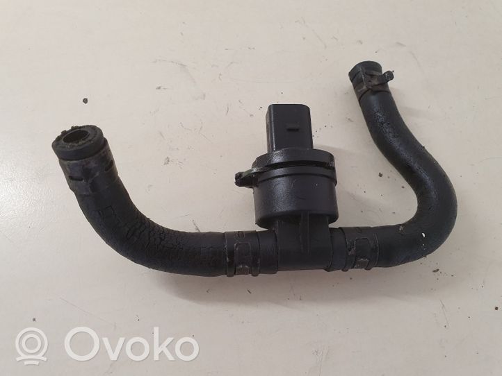 Volkswagen Touareg I Capteur de température du carburant 038906081B