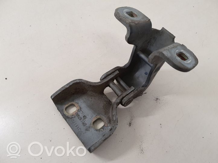 Opel Vivaro Front door upper hinge 311772H