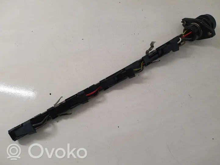 Volkswagen Touran I Fuel injector wires 038971803