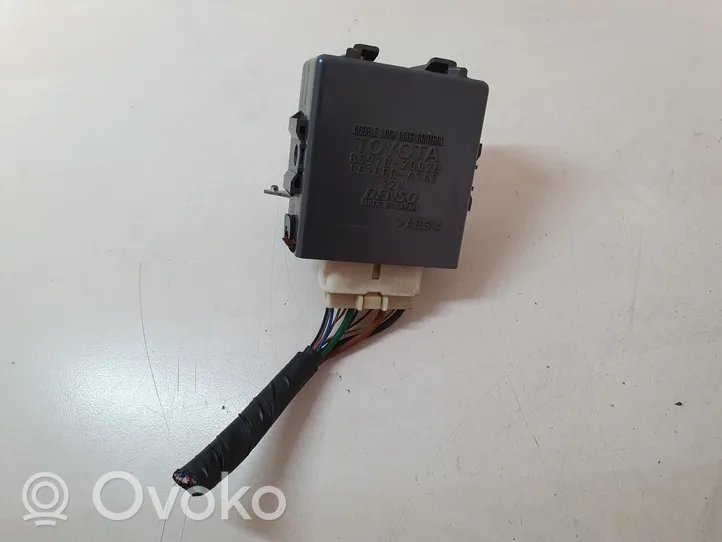 Toyota Avensis T270 Door control unit/module 8597020020