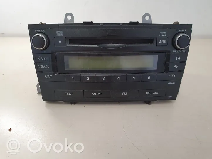 Toyota Avensis T270 Радио/ проигрыватель CD/DVD / навигация 8612005150