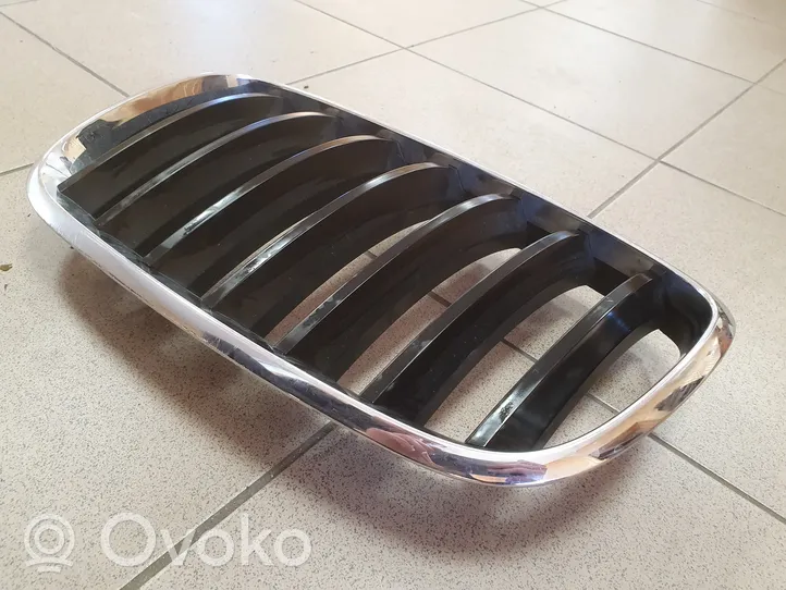 BMW X5 E70 Grille calandre supérieure de pare-chocs avant 7157687