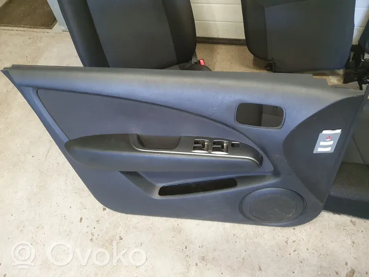 Mitsubishi Outlander Juego interior 