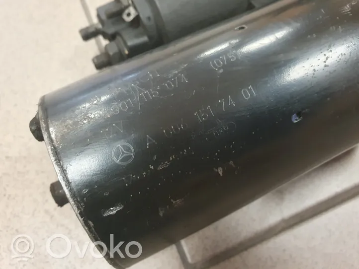 Mercedes-Benz E W211 Starter motor A0061517401