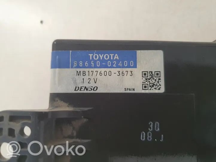 Toyota Auris 150 Sterowania klimatyzacji / Ogrzewania 8865002400