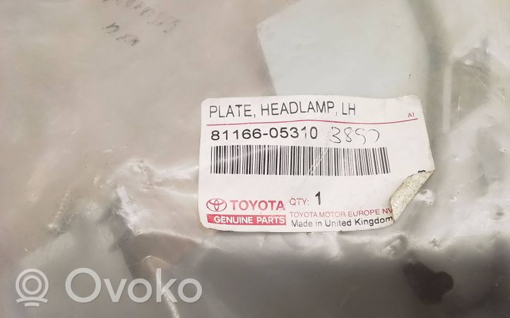 Toyota Avensis T270 Priekinio žibinto laikiklis 8116605310