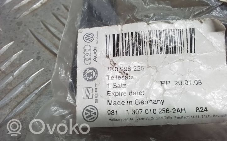 Volkswagen Golf V Uchwyt / Mocowanie lampy przedniej 1K0998225