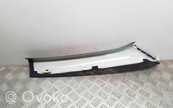 BMW 5 E60 E61 (A) Revêtement de pilier 51437027085