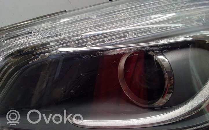 Mercedes-Benz A W176 Lampa przednia A1768201161