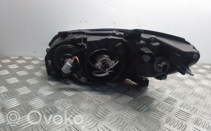 Subaru Outback Lampa przednia 