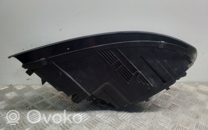 Volvo V50 Lampa przednia 31265694