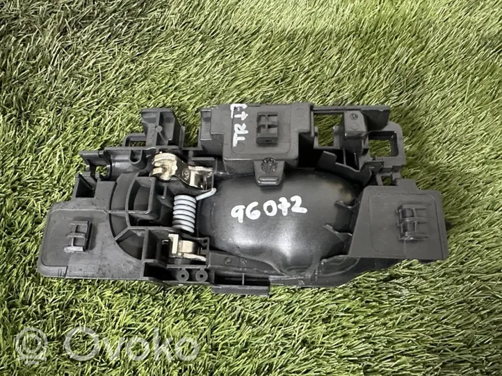 Citroen C3 Klamka wewnętrzna drzwi tylnych 98012896