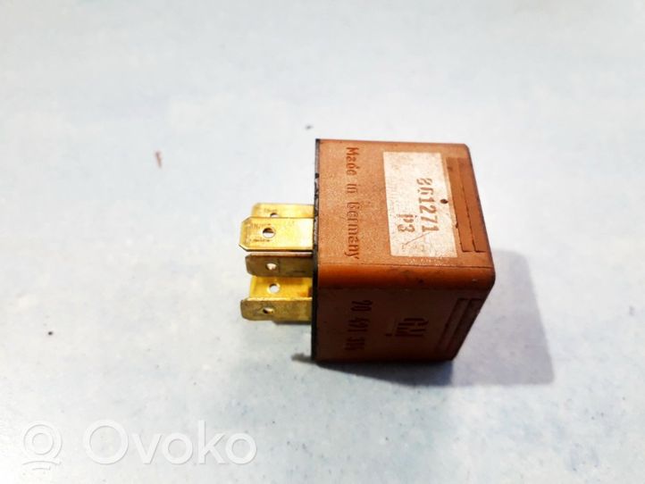 Opel Vectra B Other relay 0332209136