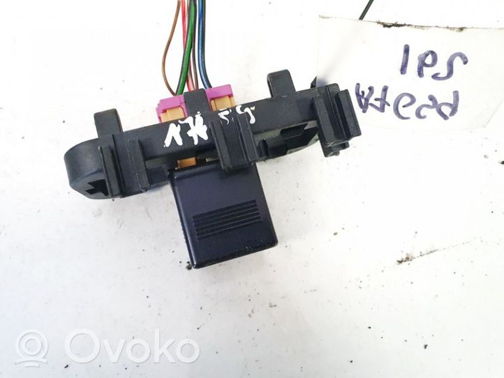 899585 Audi A6 S6 C5 4B Other relay, 6.00 € | RRR