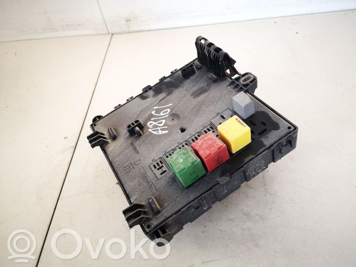 Vectra c store interior light fuse