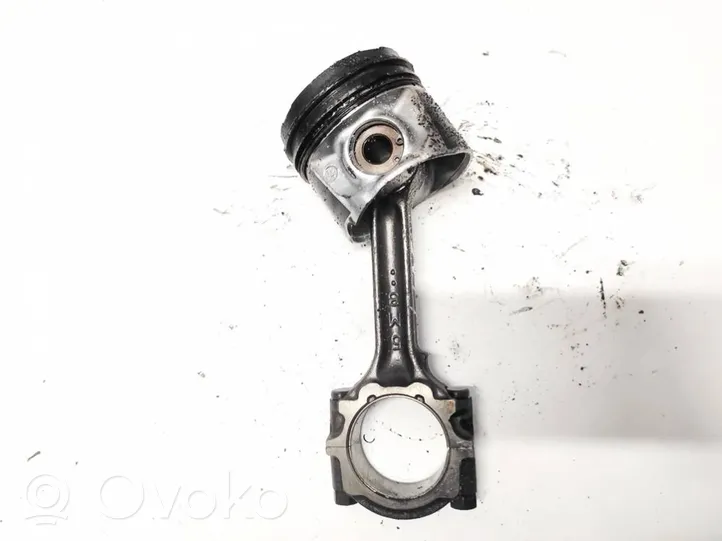 Nissan Primera Piston avec bielle 