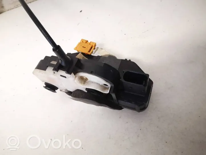 Opel Astra J Rear door lock 13579556