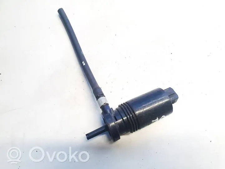 Volvo XC90 Windscreen/windshield washer pump 