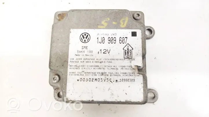 Volkswagen PASSAT B5 Oro pagalvių valdymo blokas 1J0909607