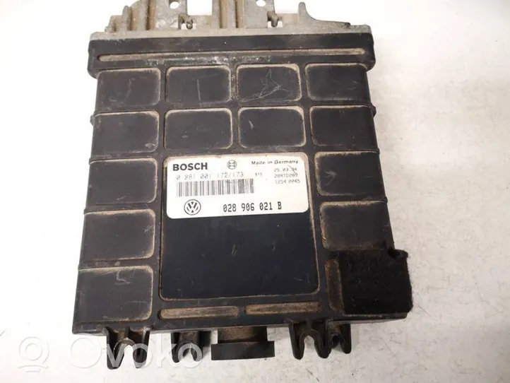 Volkswagen PASSAT B4 Calculateur moteur ECU 028906021b