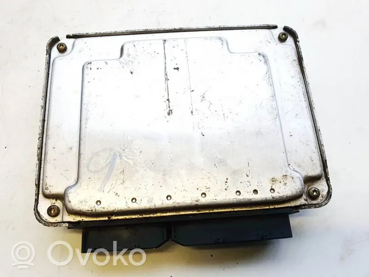 Volkswagen Bora Calculateur moteur ECU 038906012k