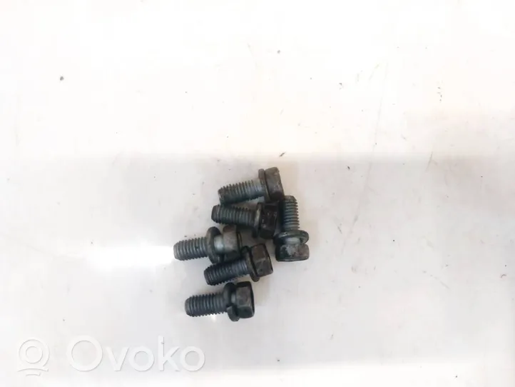 KIA Sportage Nuts/bolts 