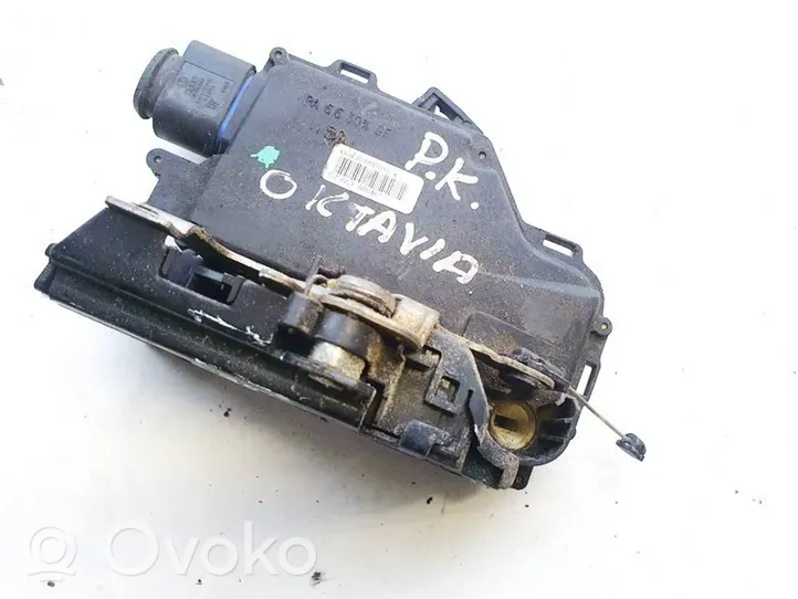 Audi A6 S6 C5 4B Zamek drzwi przednich 3d1837015