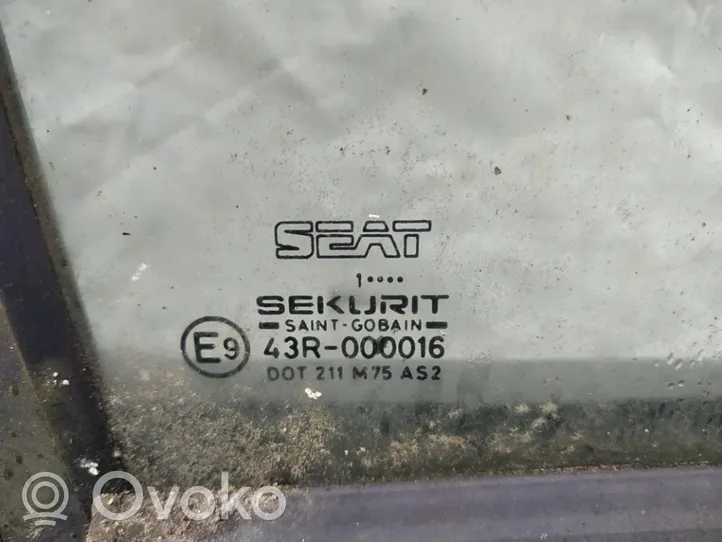 Seat Ibiza I (021A) Маленькое стекло "A" задних дверей 