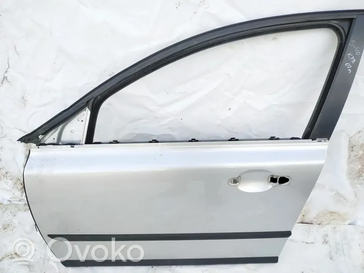 Volvo V50 Дверь pilkos