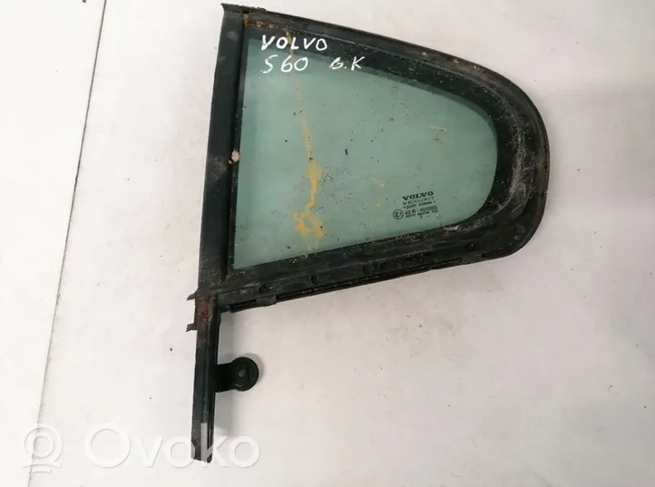 Volvo S60 Mazais stikls "A" aizmugurējās durvīs 8643029