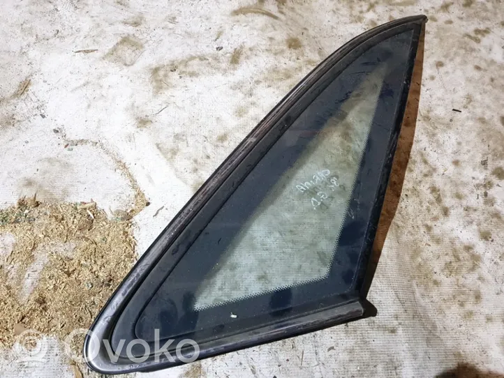 Toyota Carina T170 Fenêtre latérale avant / vitre triangulaire 