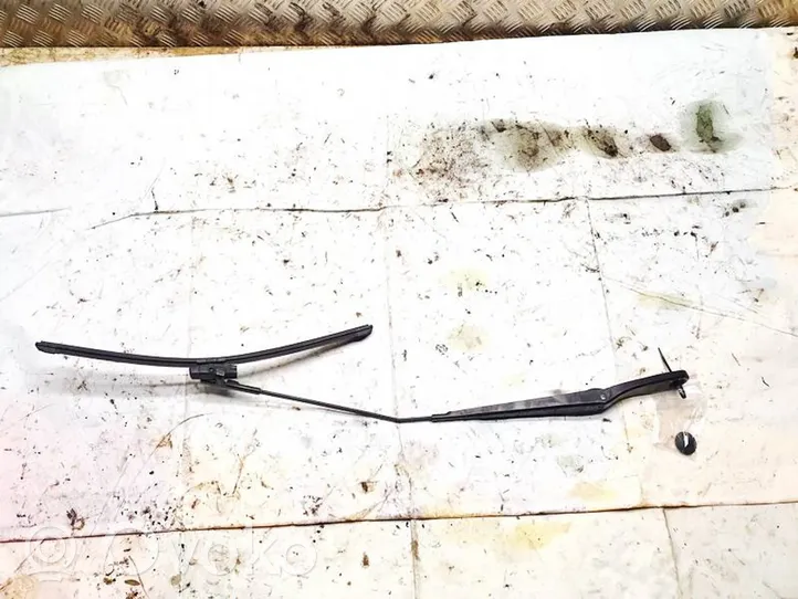 Volvo V50 Front wiper blade arm 30698239