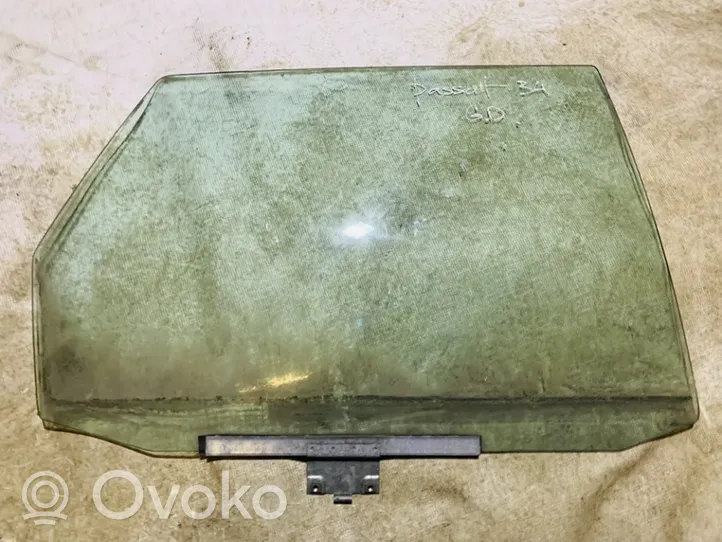 Volkswagen PASSAT B4 Rear door window glass 