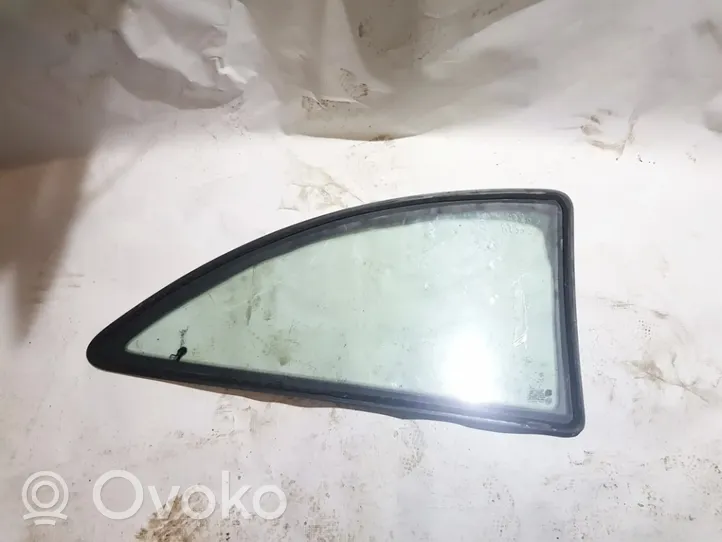 Opel Corsa C Galinis šoninis kėbulo stiklas 