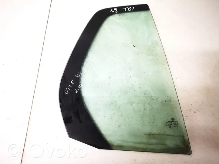 Volkswagen Golf V Rear vent window glass 