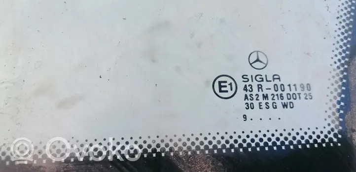 Mercedes-Benz E W210 Aizmugurējais virsbūves sānu stikls 