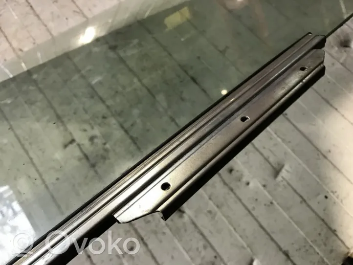 Toyota RAV 4 (XA20) Rear door window glass 