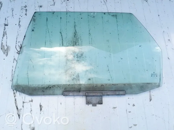 Volkswagen PASSAT B3 Rear door window glass 