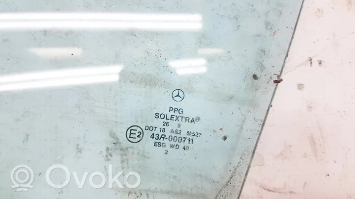 Mercedes-Benz E W210 Szyba drzwi przednich 