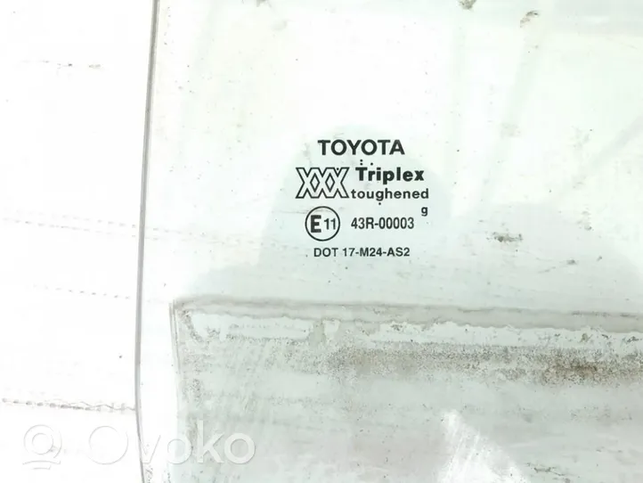 Toyota Carina T210 Pagrindinis galinių durų stiklas 