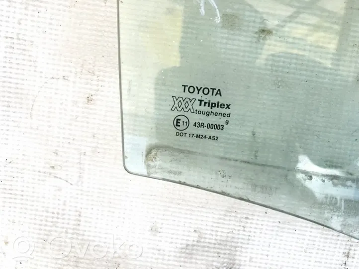 Toyota Carina T210 Vetro del finestrino della portiera posteriore 