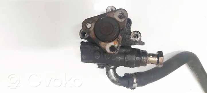 Volkswagen PASSAT B5 Power steering pump 800145177