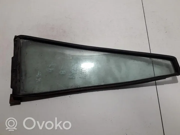 Volkswagen PASSAT B2 Rear vent window glass 